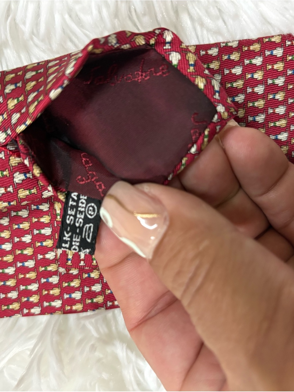 Salvatore Ferragamo Red Silk Tie with Gold-Cream Micro Pattern - Picture 7 of 9